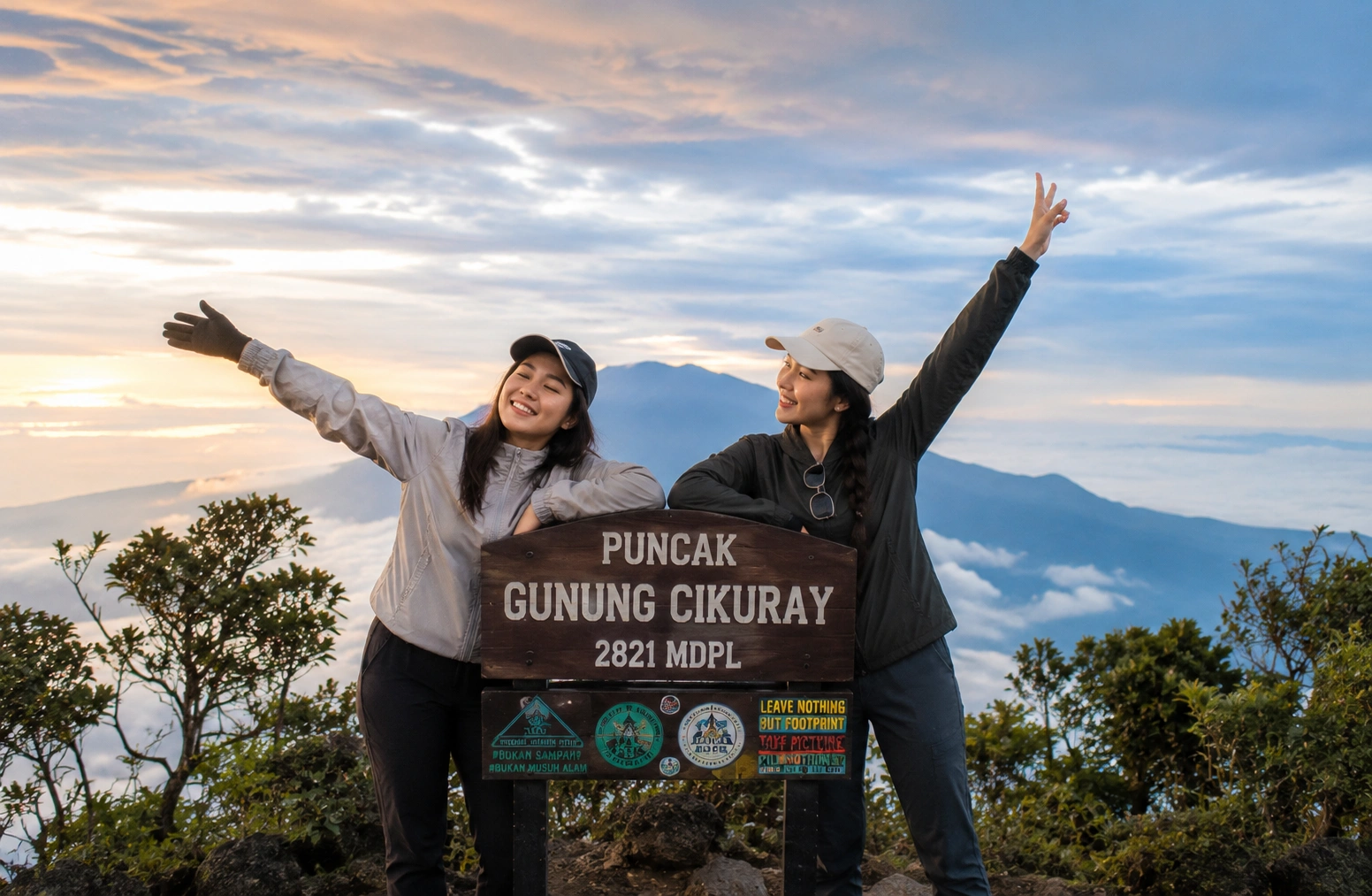 Wisata Gunung di Garut yang Lagi Hits untuk Pendaki Pemula hingga Pro